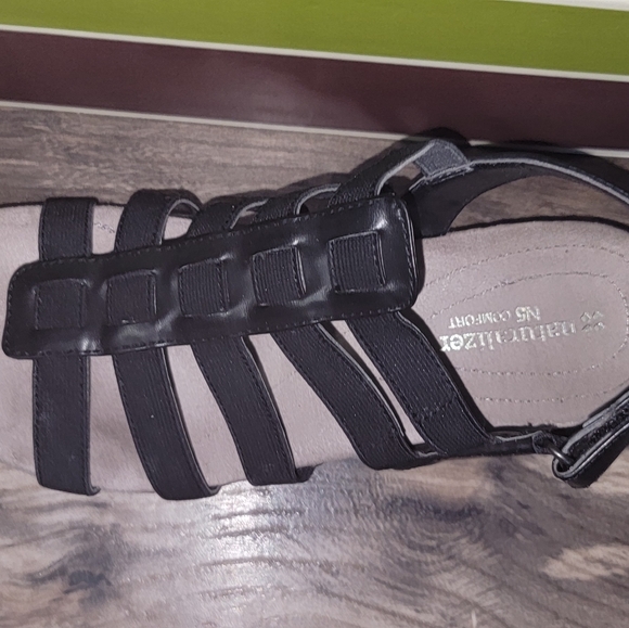 Naturalizer 7.5 M black shoe - Picture 2 of 4
